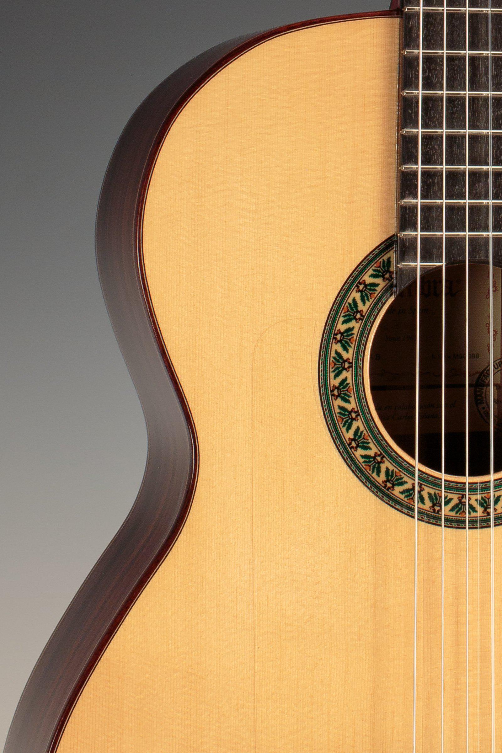 Alhambra 5FP Piñana Negra Spruce Top Flamenco Guitar - Gloss Finish.