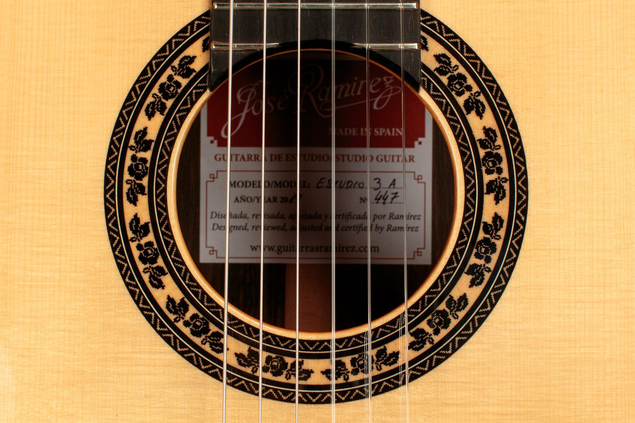 Ramirez Estudio 3 Spruce Classical Guitar