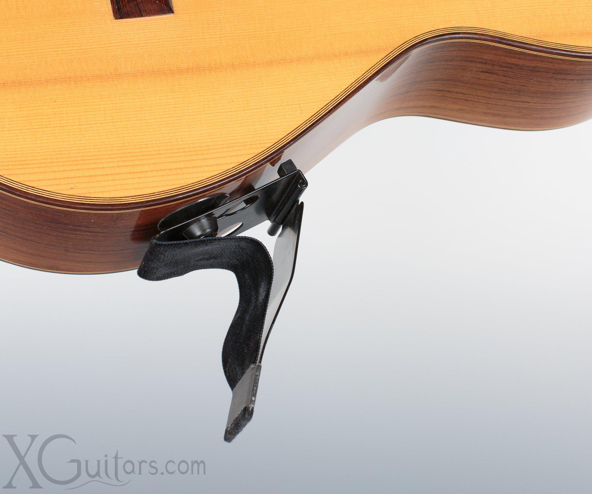 GITANO - Support Professionnel pour Guitare Classique ( sur cuisse ) -  Finition noire - Rockamusic