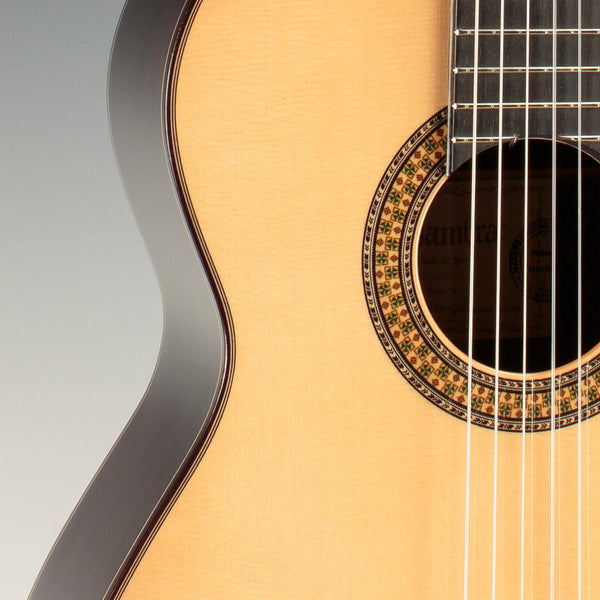 クラシック GUITAR CLASSICAL FAVORITES Alhambra 9p Spruce Classical Guitar - Handmade in Spain